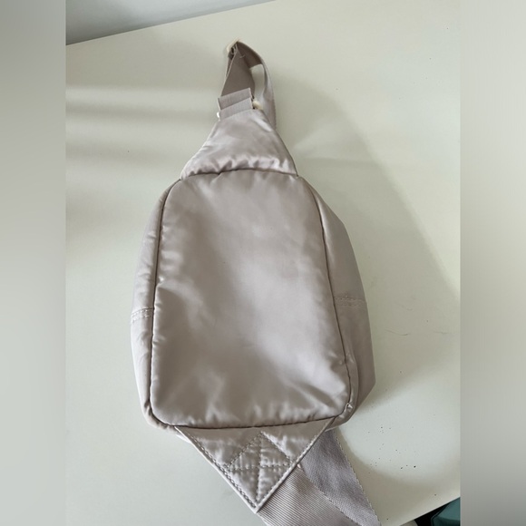 Reebok Crossbody Travel Bag - Picture 7 of 11